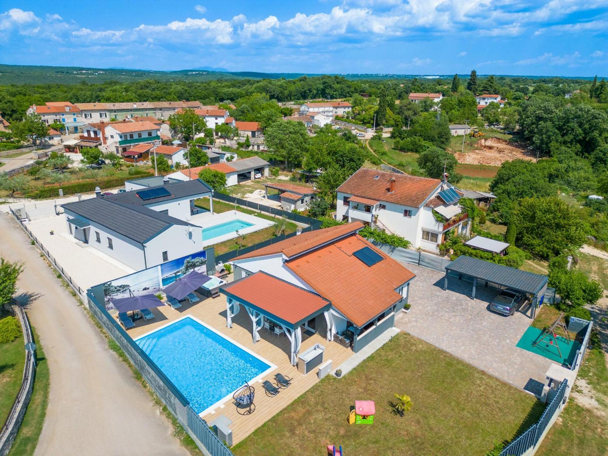 Villa Beauty With Heated Pool And Jacuzzi Канфанар Екстер'єр фото