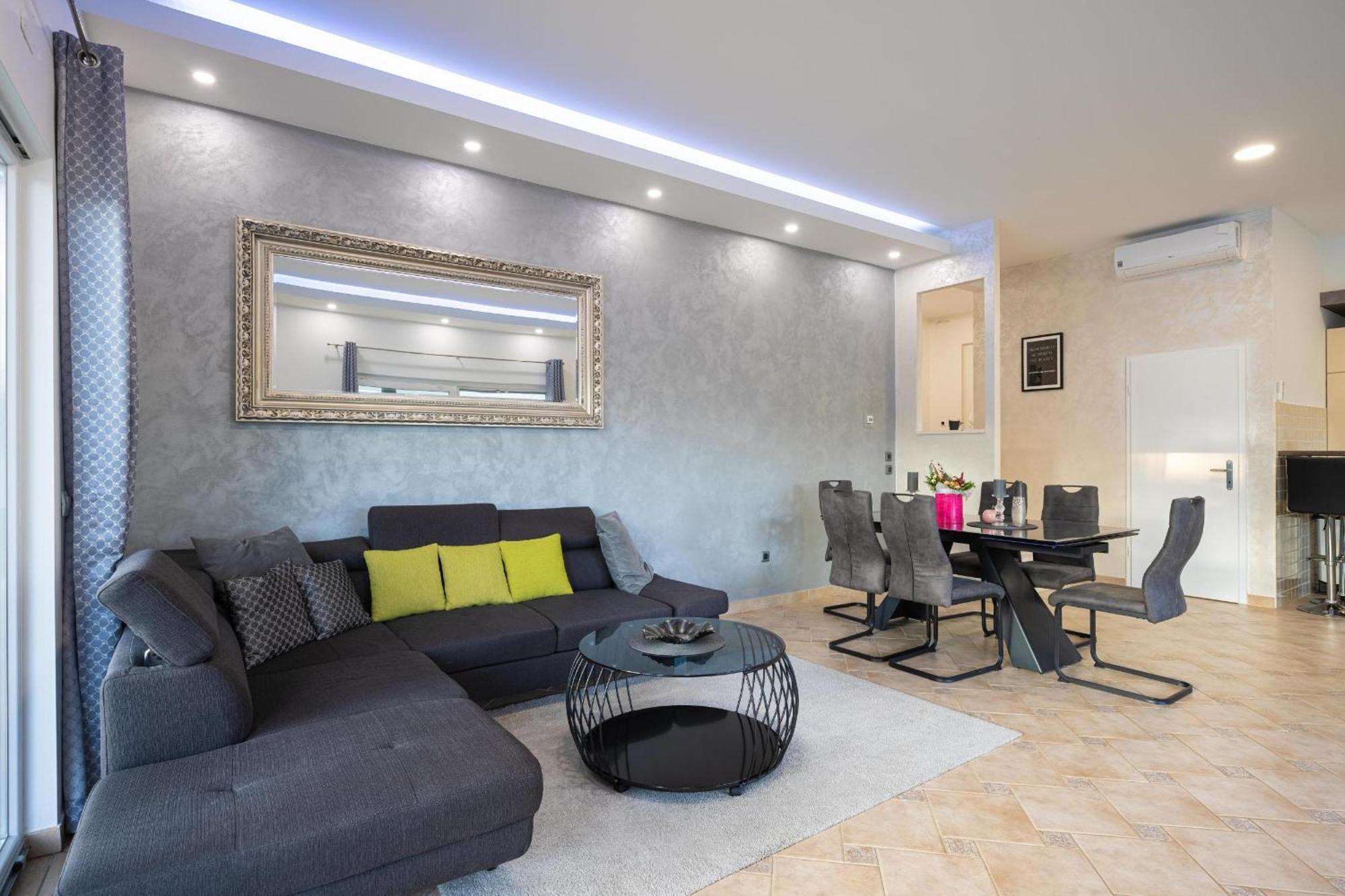 Villa Beauty With Heated Pool And Jacuzzi Канфанар Екстер'єр фото