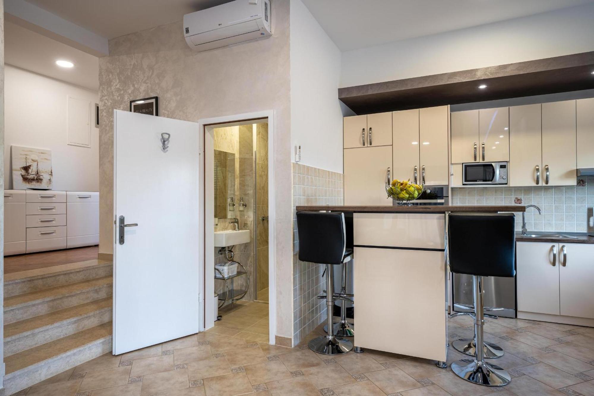 Villa Beauty With Heated Pool And Jacuzzi Канфанар Екстер'єр фото