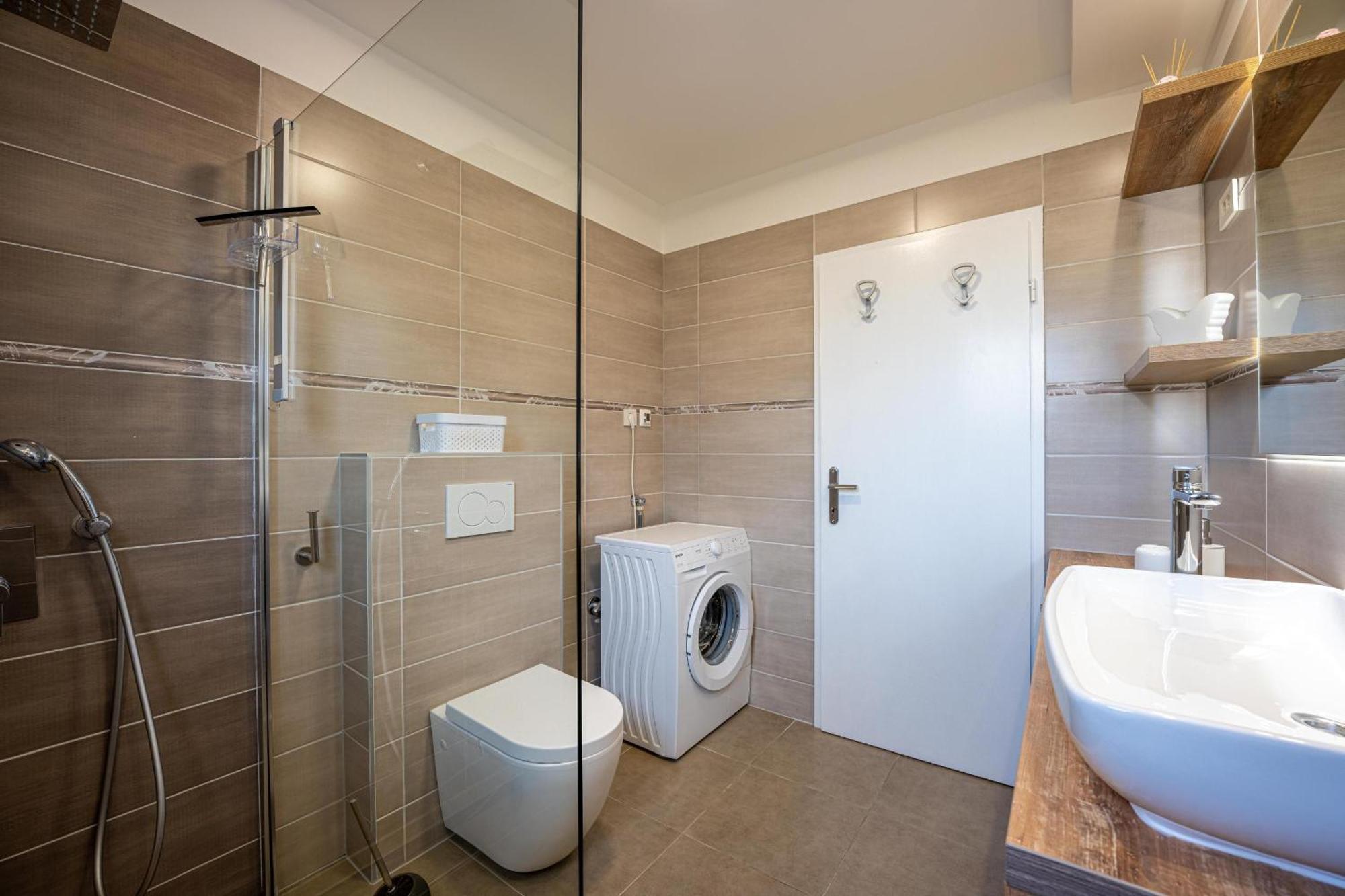 Villa Beauty With Heated Pool And Jacuzzi Канфанар Екстер'єр фото